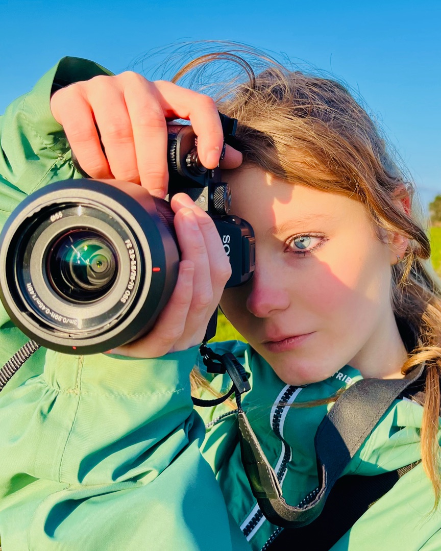Photographe derrière son objectif, appareil photo Sony